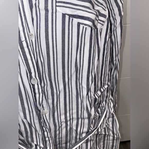 Maternity blouse with waist tie - Picture 8 of 9